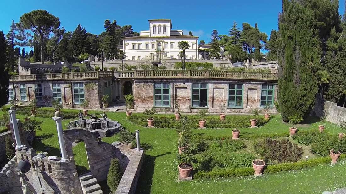 Pesaro, Villa Caprile con giardino e fontane storiche